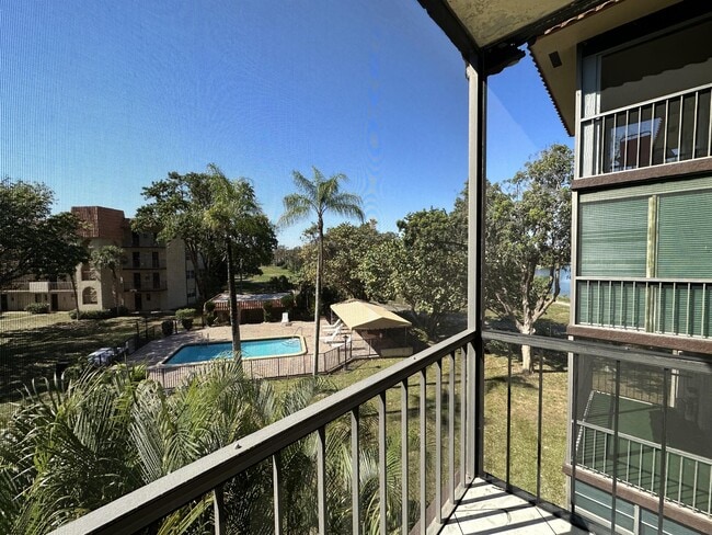 property at 4158 Inverrary Dr