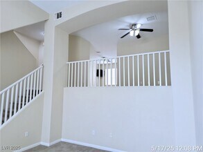 316 Fountain Crossing Ln in Henderson, NV - Building Photo - Building Photo