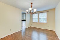 8059 Hetz Dr in Cincinnati, OH - Building Photo - Building Photo