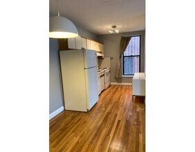 379 Meridian St in Boston, MA - Building Photo - Building Photo