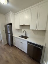 1114 Capuchino Ave in Burlingame, CA - Building Photo - Building Photo