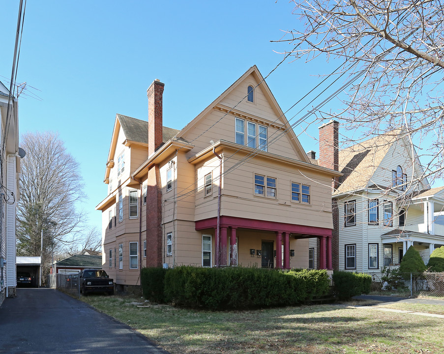 102 Harrison St in New Britain, CT - Building Photo