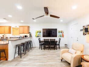 127 Pompano Ave in Galveston, TX - Building Photo - Building Photo