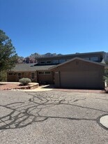 70 Moore Dr in Sedona, AZ - Building Photo