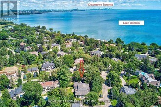 450 Meadow Wood Rd in Mississauga, ON - Building Photo - Building Photo
