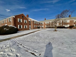 30 Standish Rd in Stamford, CT - Building Photo - Building Photo