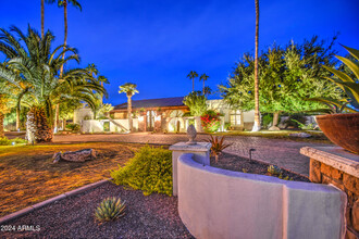 8320 E Carol Way in Scottsdale, AZ - Building Photo - Building Photo