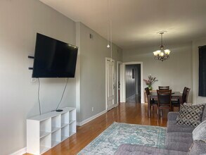 1339 N Western Ave, Unit 3 in Chicago, IL - Building Photo - Building Photo