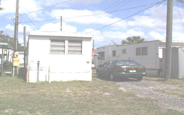 North Rome Trailer Park in Tampa, FL - Building Photo