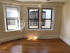 881 Massachusetts Ave in Cambridge, MA - Building Photo - Building Photo