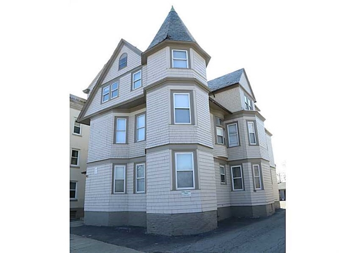 457 Elmwood Ave in Providence, RI - Building Photo