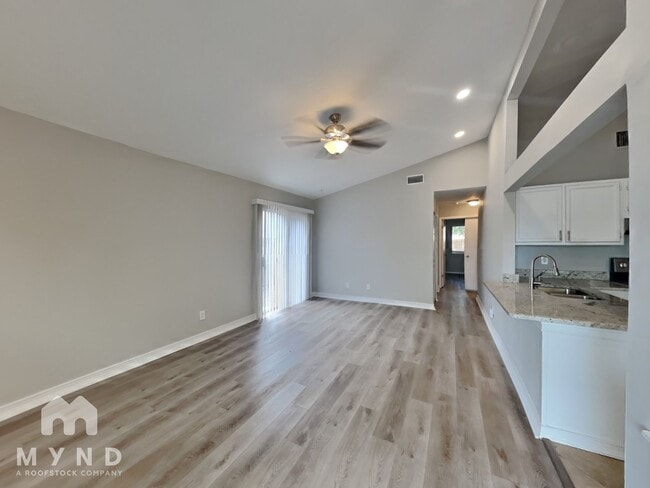 8308 Steamboat Ln in Tampa, FL - Building Photo - Building Photo