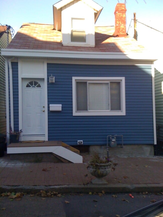 property at 1927 Huron St