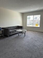 1708 S Garfield Ave, Unit D in Alhambra, CA - Foto de edificio - Building Photo