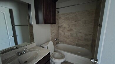 605 Lost Trl, Unit B in Copperas Cove, TX - Foto de edificio - Building Photo