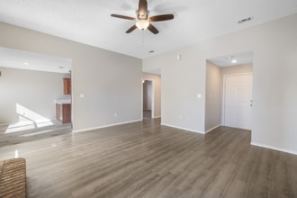 610 Brenna Rd in Waxahachie, TX - Foto de edificio - Building Photo