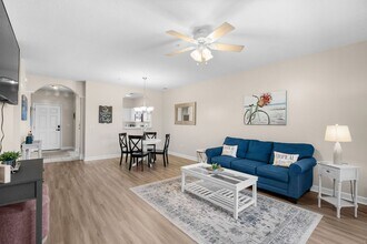 5801 Oyster Catcher Dr in North Myrtle Beach, SC - Foto de edificio - Building Photo