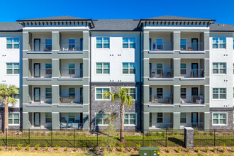 Parker Pointe Apartments in Lakeland, FL - Foto de edificio - Building Photo