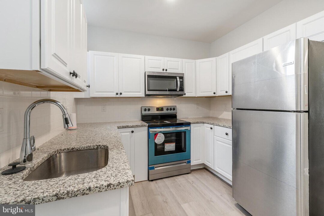 5534 Woodland Ave Photo