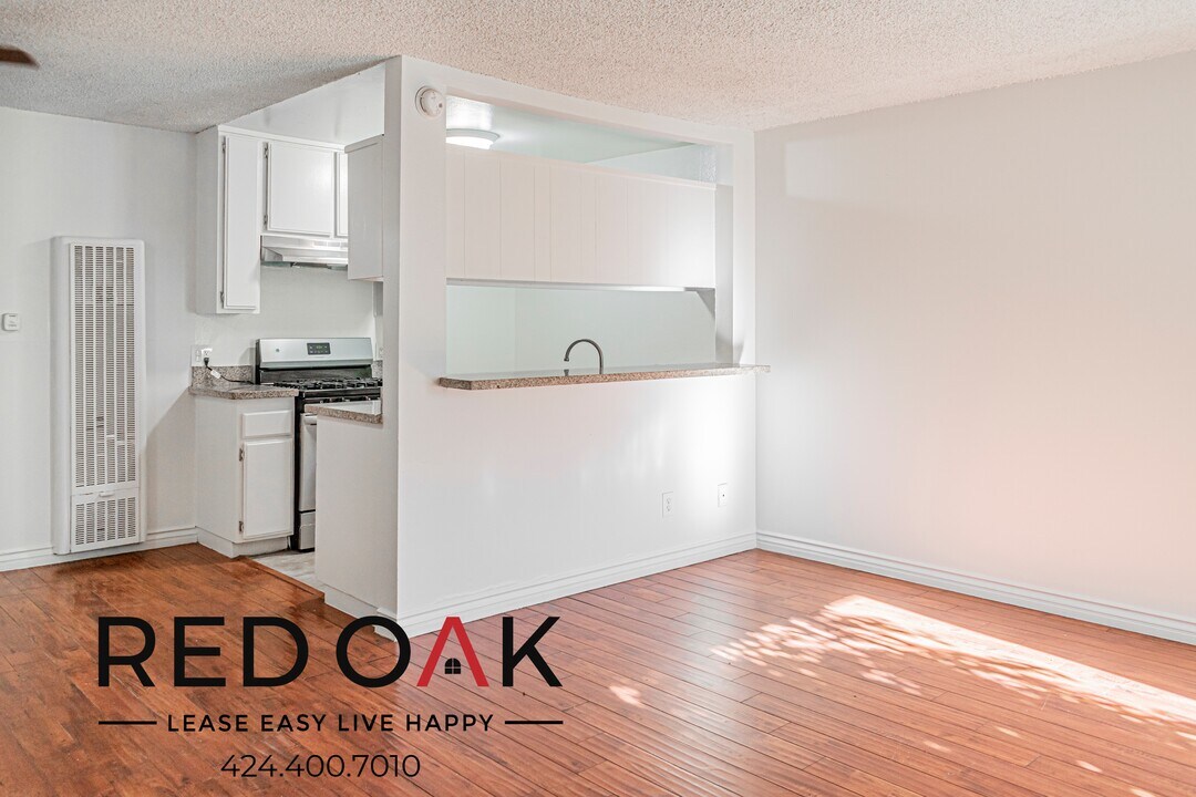 6255 Beck Ave in Los Angeles, CA - Building Photo