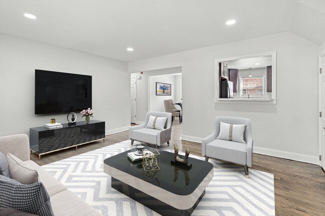 Riverview Manor Apartments in Highland Park, NJ - Foto de edificio - Building Photo