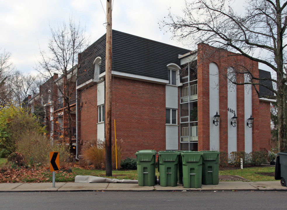 4805 Glenway Ave in Cincinnati, OH - Building Photo