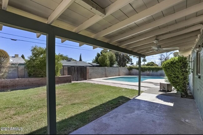 property at 40 E Fairmont Dr