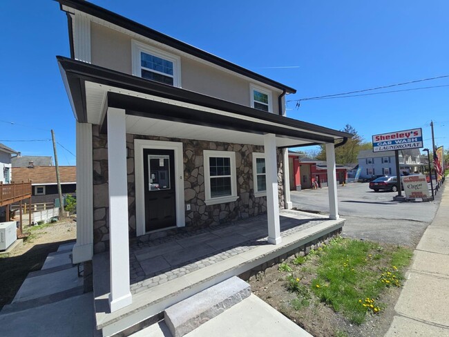 35 Orange Ave in Walden, NY - Building Photo - Building Photo
