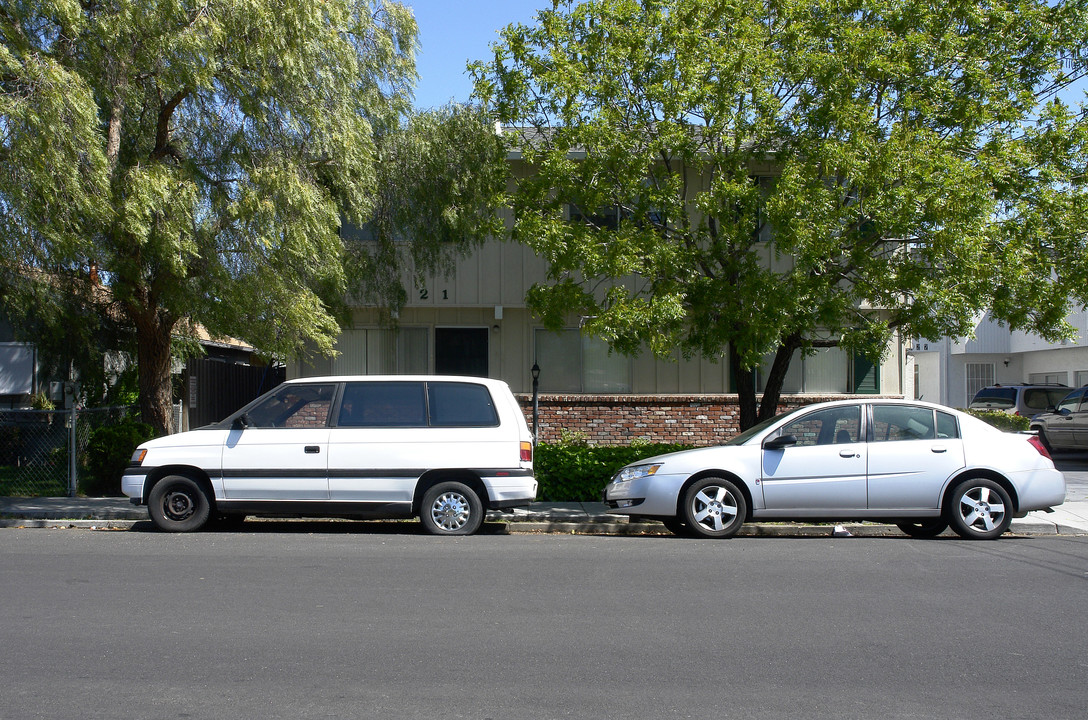 321 Stambaugh St in Redwood City, CA - Building Photo