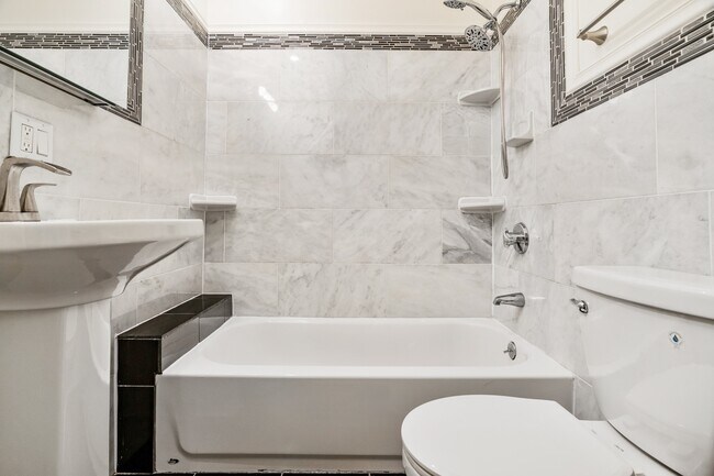 882 Huntington Ave, Unit 1