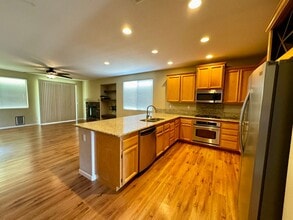 1394 Felton Way in Plumas Lake, CA - Building Photo - Building Photo