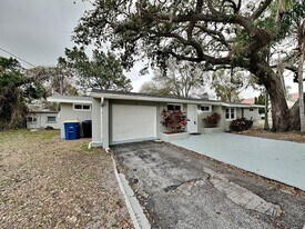 16 N San Remo Ave in Clearwater, FL - Building Photo