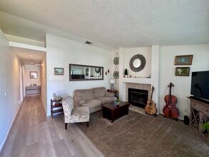 27196 Rainbow Creek Dr in Temecula, CA - Building Photo - Building Photo