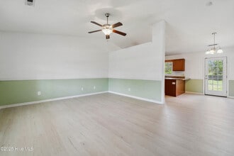 104 Burrell Ln in Richlands, NC - Building Photo - Building Photo