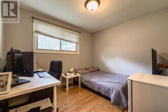 27 Julia Dr in Guelph, ON - Building Photo - Building Photo