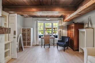93 Edgewood Ave in Smithtown, NY - Building Photo - Building Photo