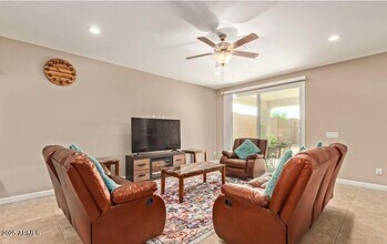 1953 W Yellowbird Ln in Phoenix, AZ - Building Photo - Building Photo