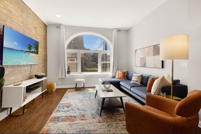 1727 N Clybourn Ave in Chicago, IL - Foto de edificio - Building Photo