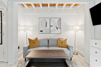 33 Cannon St, Unit 402 in Charleston, SC - Foto de edificio - Building Photo