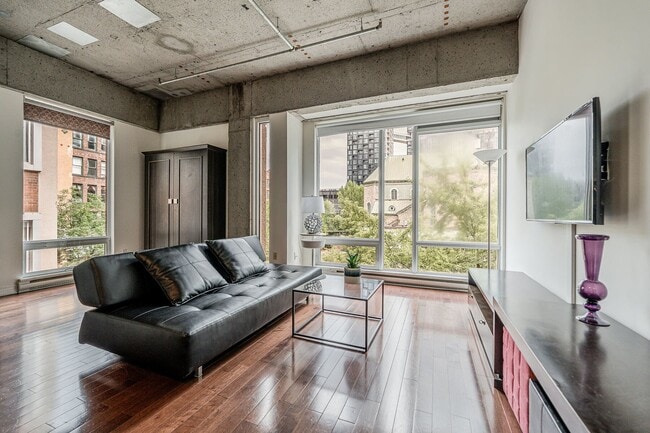 property at 1200 Rue St-Alexandre