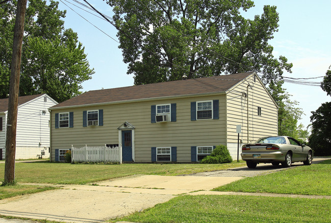 1205 W 44th St in Lorain, OH - Foto de edificio - Building Photo