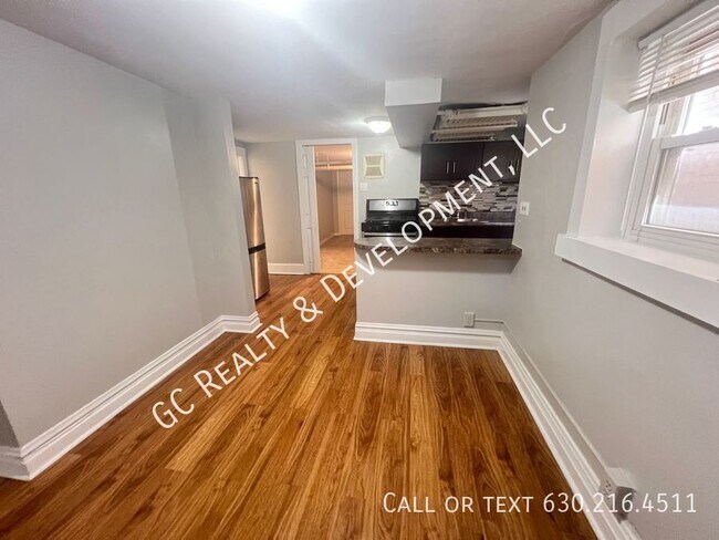 5410 W Berteau Ave in Chicago, IL - Building Photo - Building Photo