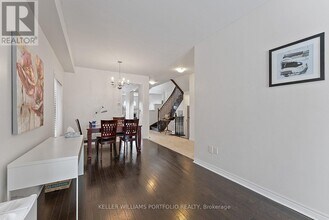 301 Oberfrick Ave in Vaughan, ON - Building Photo - Building Photo