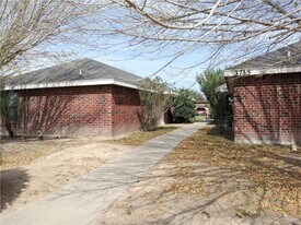 2 Zelma St in Edinburg, TX - Building Photo