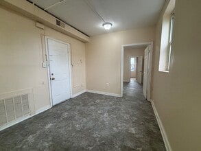 380 East Ave, Unit 380-1 in Perth Amboy, NJ - Building Photo - Building Photo