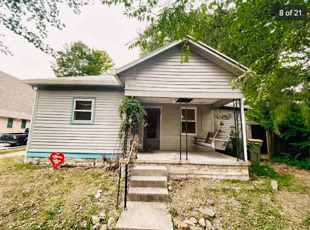 620 W Howe St, Unit AptA-Front in Bloomington, IN - Building Photo