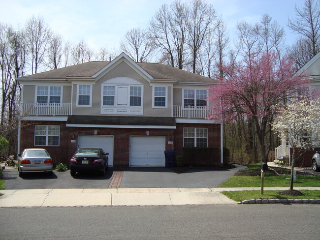 property at 256 Fountayne Ln