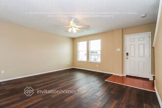 646 Via Estrella in Dallas, TX - Building Photo - Building Photo