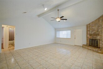 1911 Ripple Creek Dr in Missouri City, TX - Building Photo - Building Photo