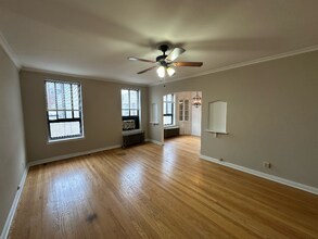 1720 E Capitol Dr-Unit -304 in Shorewood, WI - Building Photo - Building Photo